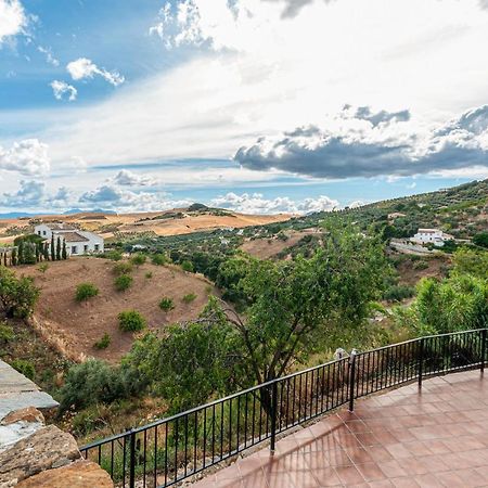 Awesome Home In Antequera With Wifi Ngoại thất bức ảnh