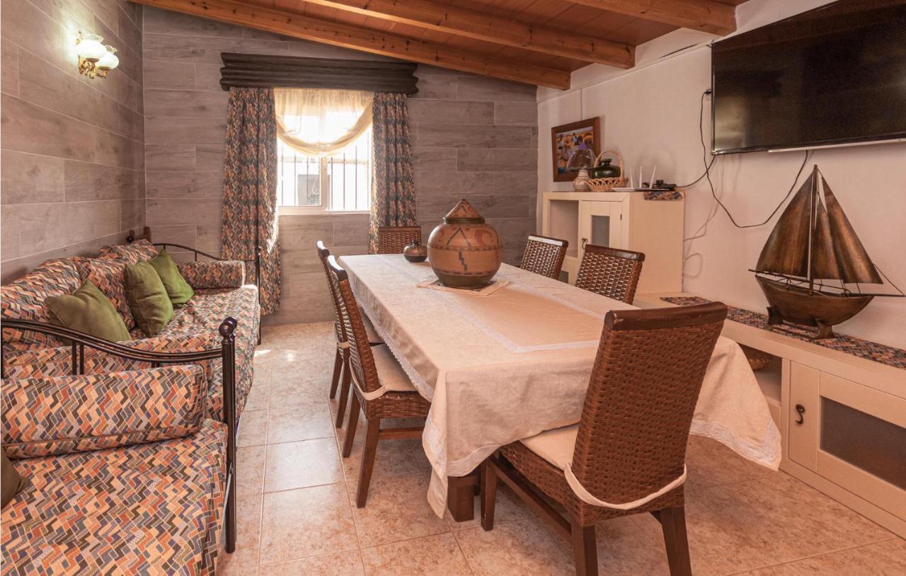 Awesome Home In Antequera With Wifi Ngoại thất bức ảnh